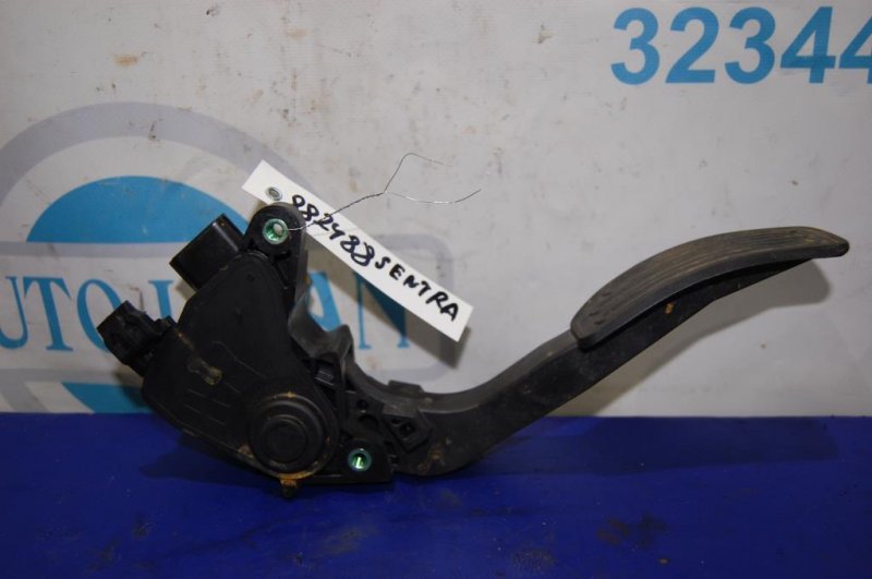 Педаль газа NISSAN SENTRA B17 12-21 Седан 1.8 18002-3RA0A Б/У