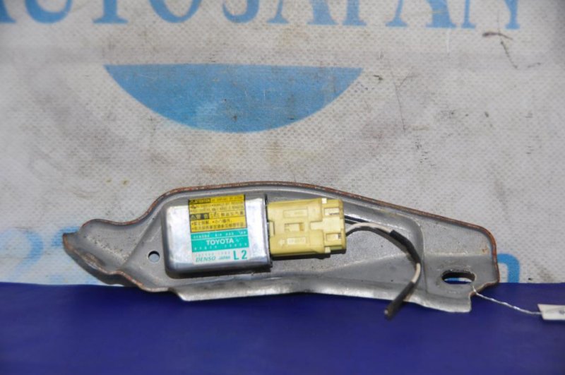 Датчик удара задний левый LEXUS GS350 GS300 05-11 89834-30020 Б/У