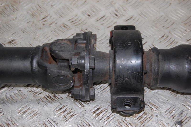 Карданный вал задний M35/M45 04-10 2006 Седан 3.5 VQ35DE Карданный вал задний M35/M45 04-10 2006 Седан 3.5 VQ35DE