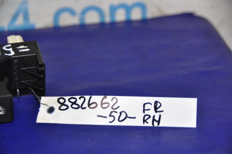 Кнопка стеклоподъемника CAMRY 50 12-15