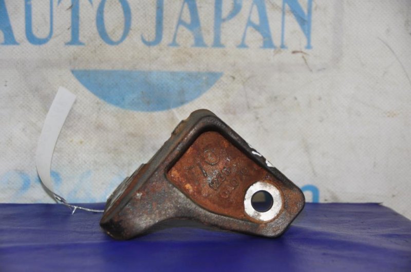 Кронштейн КПП левый RX300/330/350/400 03-09