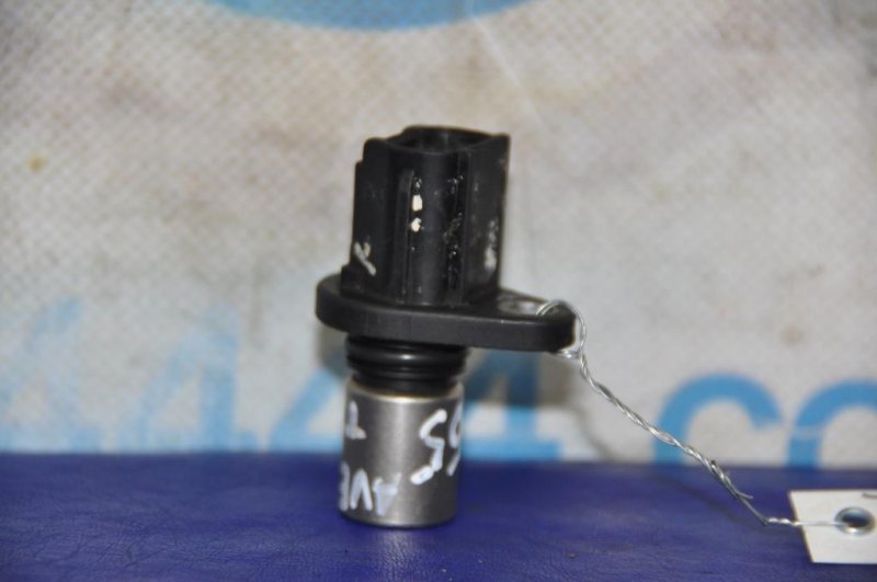 Датчик положения коленвала TOYOTA AVENSIS 03-08 Б/У