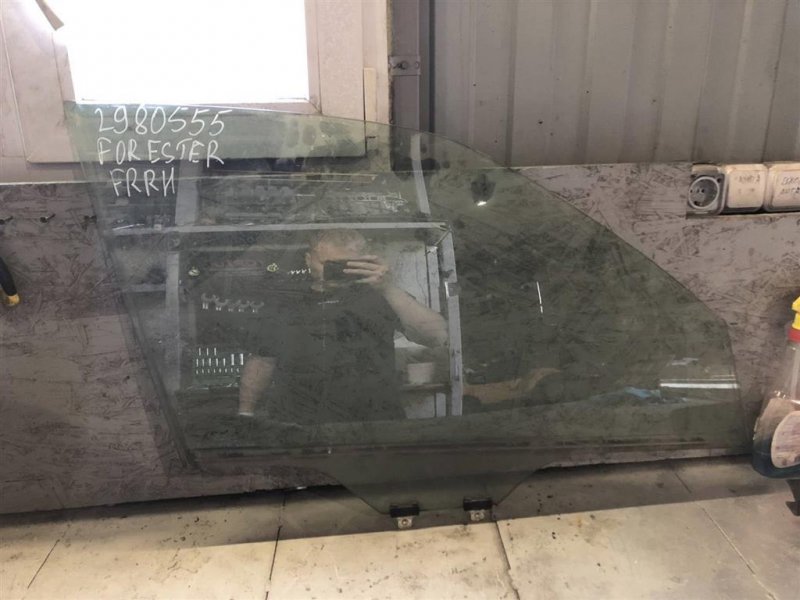 Стекло двери переднее правое SUBARU FORESTER SH 07-12 61011SC000 Б/У