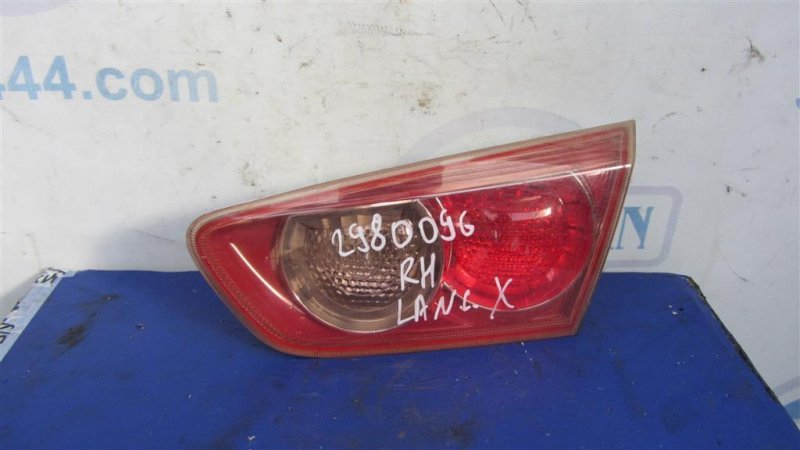 Запчасть фонарь внутренний задний правый MITSUBISHI LANCER X 10 07-15 Б/У Фонарь внутренний задний правый MITSUBISHI LANCER X 10 07-15 Б/У