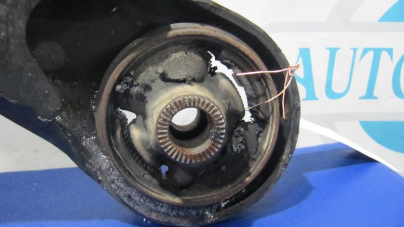 Рычаг передней подвески нижний передний левый AVENSIS 03-08 Рычаг передней подвески нижний передний левый AVENSIS 03-08