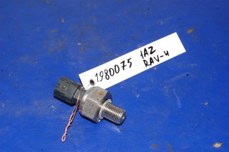 Датчик давления топлива TOYOTA RAV4 05-12 89458-22010 Б/У