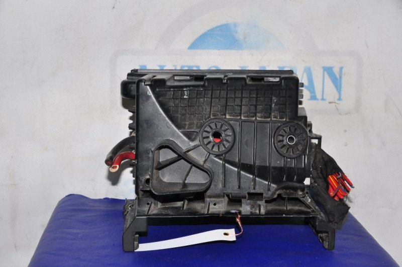 Блок предохранителей моторный отсек VOLKSWAGEN JETTA USA 10-17 162 1.4 CZTA