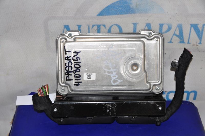 Блок управления двигателем PASSAT B7 11-15 2013 A32 2.5 CBUA