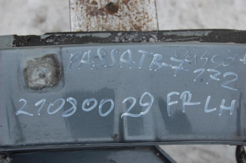 Четверть кузова передняя левый PASSAT B7 11-15