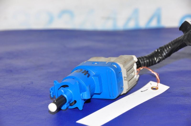 Датчик положения педали тормоза FORD FUSION 14- Датчик положения педали тормоза FORD FUSION 14-