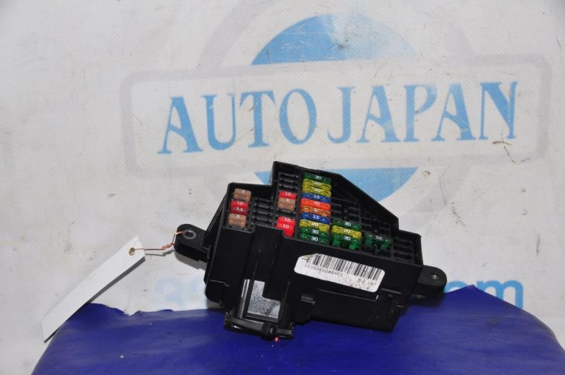 Блок предохранителей моторный отсек VOLKSWAGEN PASSAT B7 11-15 2013 A32 2.5 CBUA 3C2 941 823 Б/У