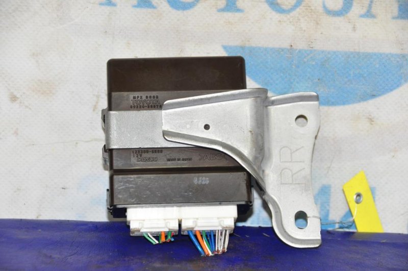 Блок управления дверей задний правый LEXUS GS350 GS300 05-11