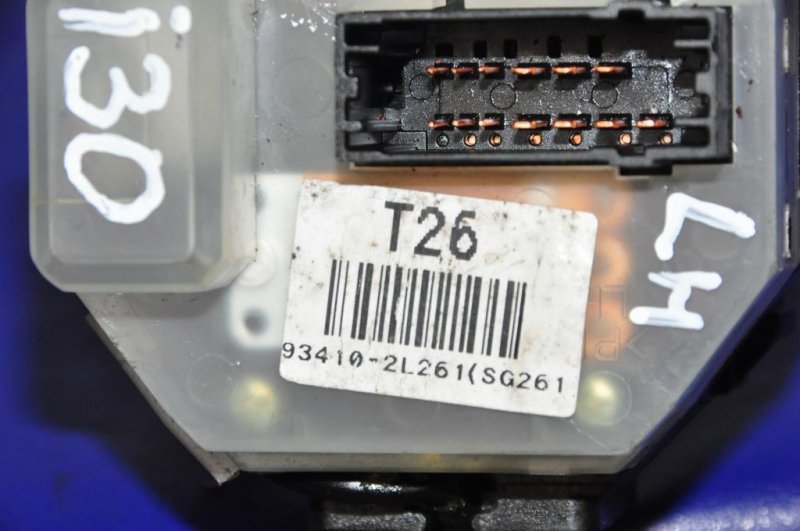 Подрулевой переключатель левый I30 FD 07-12 Подрулевой переключатель левый I30 FD 07-12