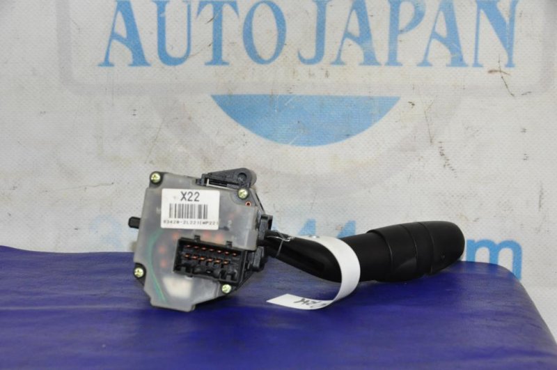 Подрулевой переключатель правый I30 FD 07-12 Подрулевой переключатель правый I30 FD 07-12