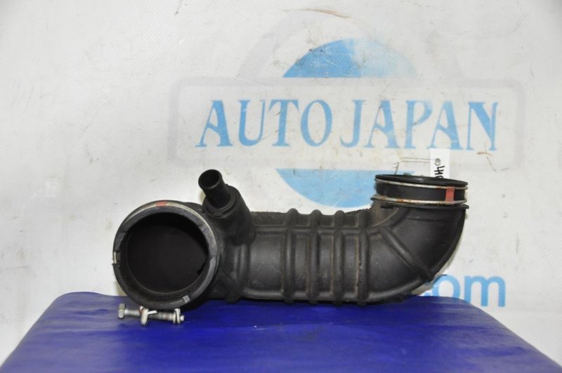 Патрубок воздушного фильтра TOYOTA YARIS 00-05