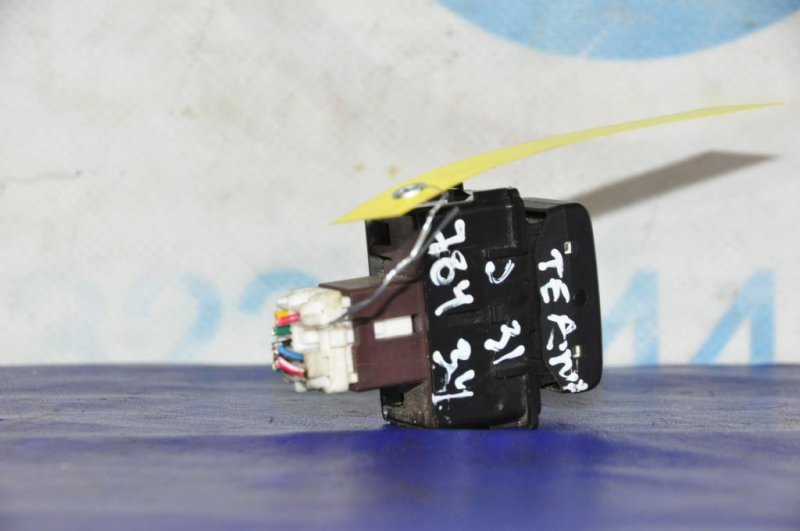 Кнопка обогрева сидений NISSAN TEANA J31 03-07 Кнопка обогрева сидений NISSAN TEANA J31 03-07