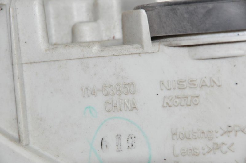 Противотуманная фара правая TEANA J31 03-07