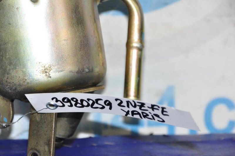 Бачок ГУР YARIS 00-05 Бачок ГУР YARIS 00-05