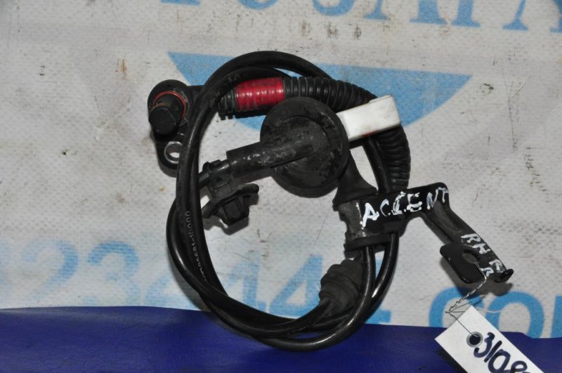 Запчасть датчик abs задний правый HYUNDAI ACCENT RB 10- 2012 Седан 1.6 95681-1R000 Б/У Датчик ABS задний правый HYUNDAI ACCENT RB 10- 2012 Седан 1.6 95681-1R000 Б/У