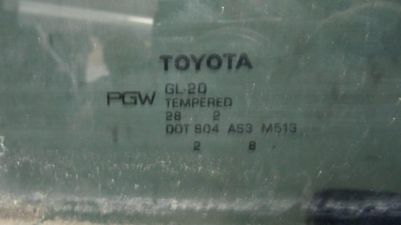 Стекло двери заднее правое TOYOTA SIENNA 11-16