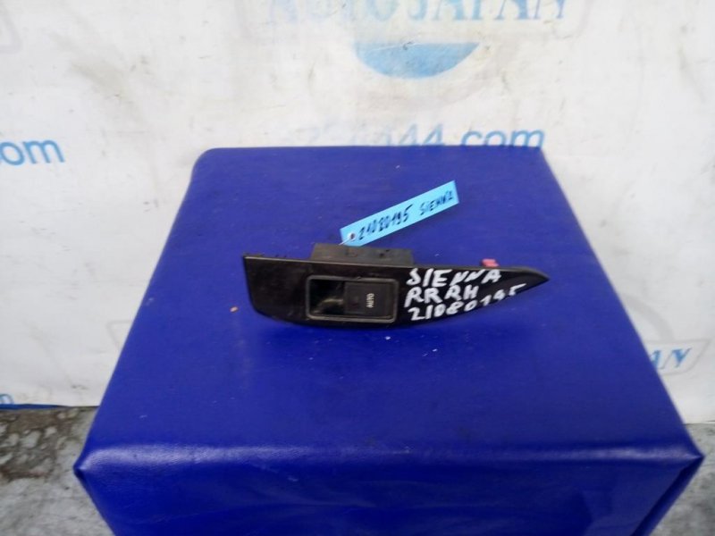 Кнопка стеклоподъемника задняя правая TOYOTA SIENNA 11-16 84810-0T010 Б/У