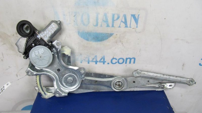 Запчасть стеклоподъемник задний правый TOYOTA SIENNA 11-16 69803-08020 Б/У Стеклоподъемник задний правый TOYOTA SIENNA 11-16 69803-08020 Б/У