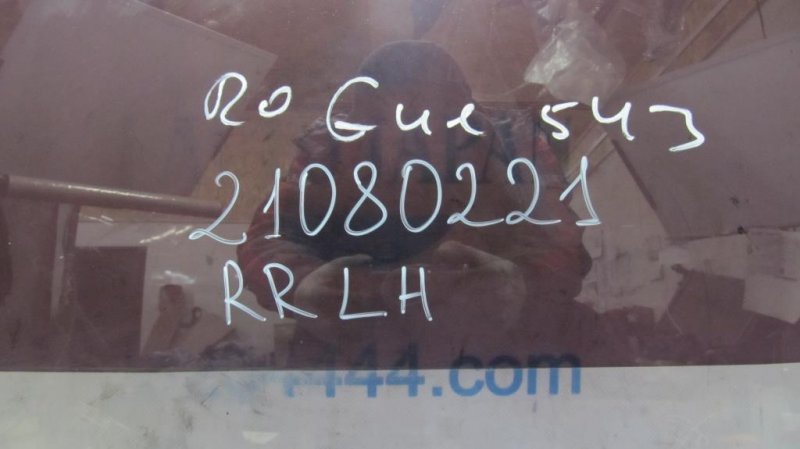 Стекло двери заднее левое X-TRAIL/ROGUE T32 13-20 Стекло двери заднее левое X-TRAIL/ROGUE T32 13-20