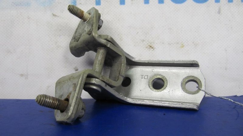 Петля двери нижняя задняя левая MITSUBISHI GALANT 03-12