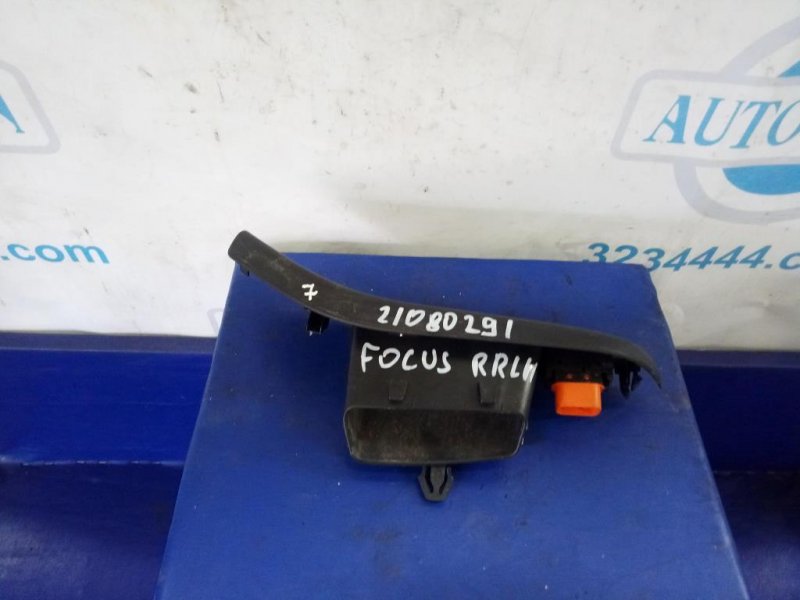 Запчасть кнопка стеклоподъемника FORD FOCUS 10-18 F1EZ-1452-9A Б/У Кнопка стеклоподъемника FORD FOCUS 10-18 F1EZ-1452-9A Б/У