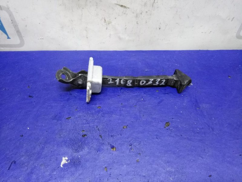 Ограничитель двери передний левый MAZDA 3 BK 03-08 BP4K-58-270G Б/У