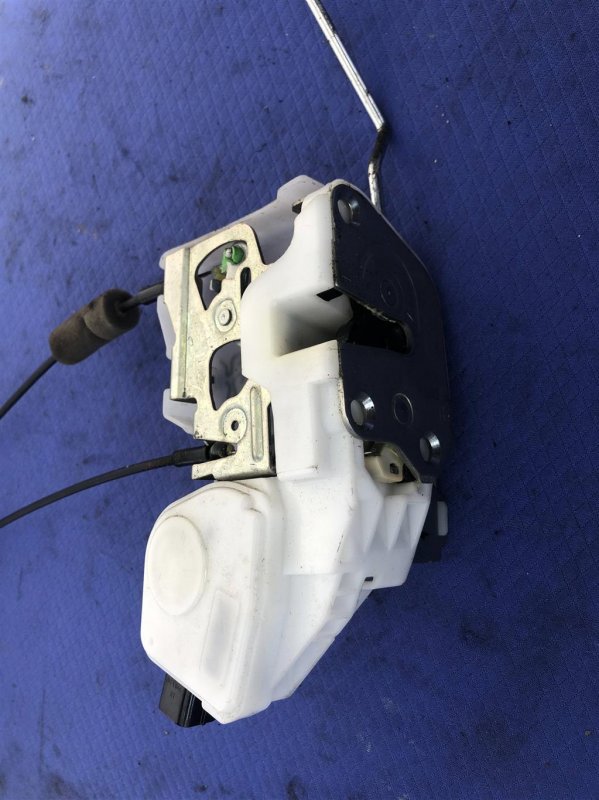 Замок двери передний правый GALANT 03-12