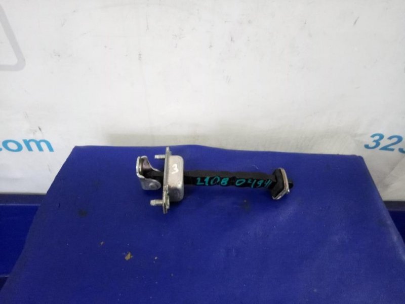 Ограничитель двери передний правый SUBARU FORESTER 12-19 2017 Внедорожник 2.5 61124SG004 Б/У