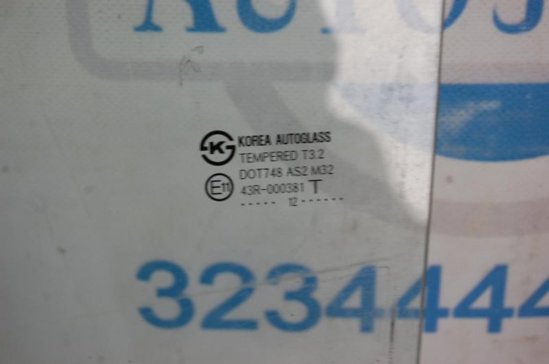 Стекло двери заднее левое HYUNDAI ACCENT RB 10- Стекло двери заднее левое HYUNDAI ACCENT RB 10-