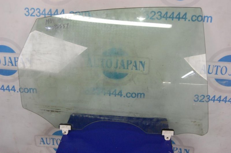 Стекло двери заднее правое INFINITI M35/M45 04-10 82300-EG00A Б/У