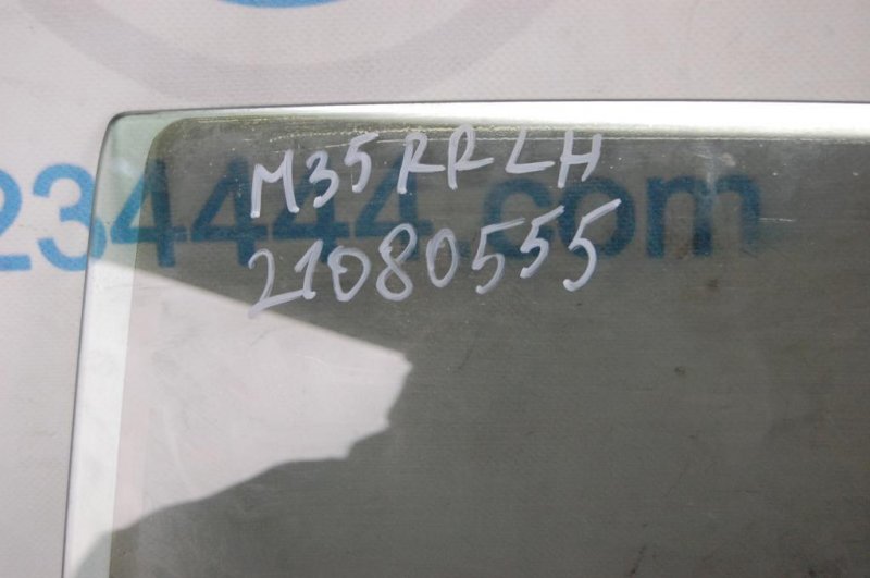 Стекло двери заднее левое M35/M45 04-10