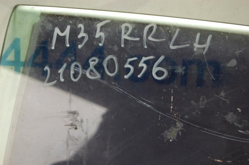 Стекло двери заднее левое M35/M45 04-10