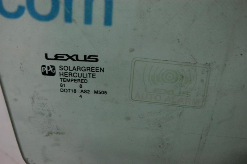 Стекло двери переднее правое LEXUS RX300/330/350/400 03-09