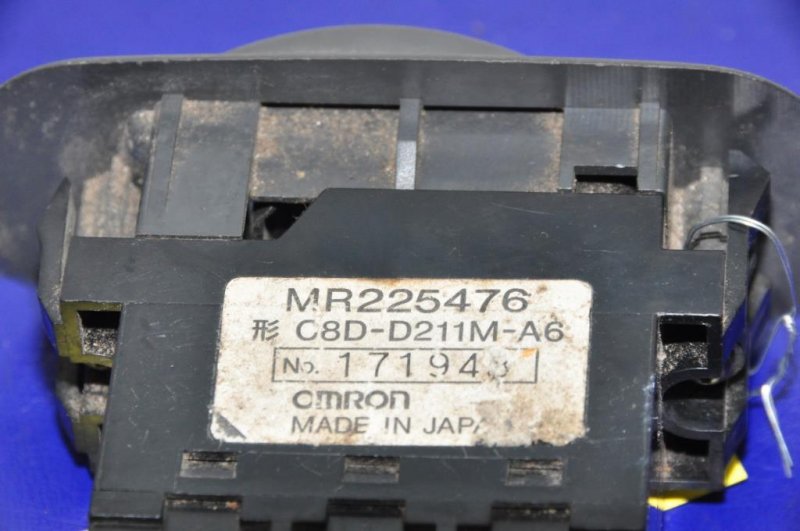 Кнопка стеклоподъемника GALANT 97-03