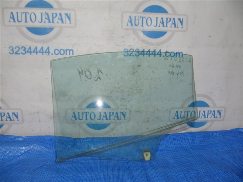 Стекло двери заднее правое MAZDA 3 BK 03-08