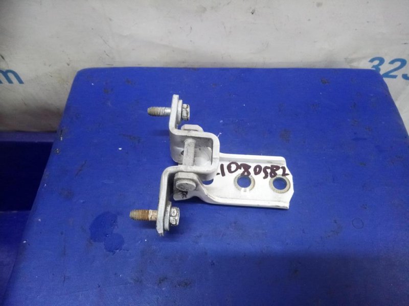 Петля двери нижняя задняя правая MITSUBISHI GALANT 03-12 MR271687 Б/У