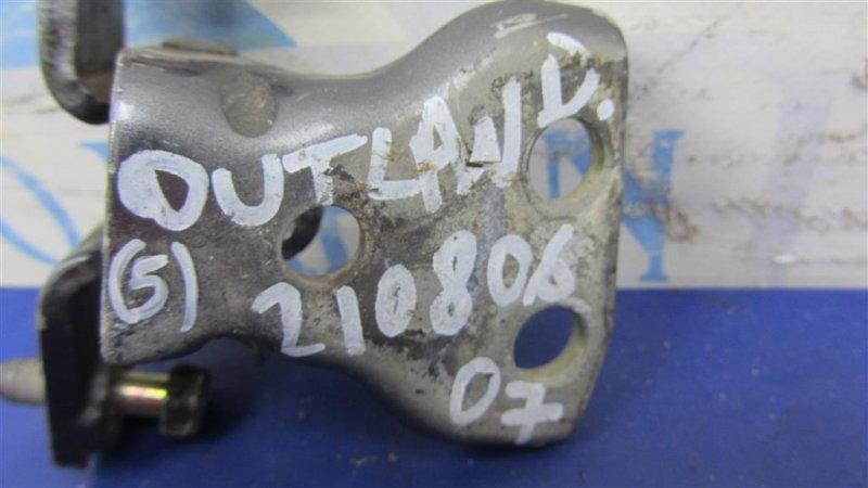 Петля двери верхняя задняя левая OUTLANDER 03-07