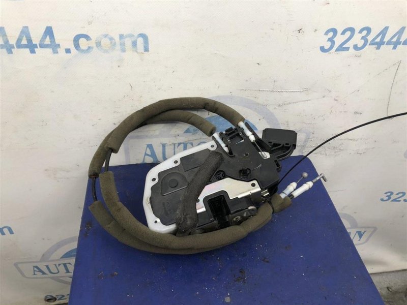 Замок двери задний левый G25/G35/G37/Q40 06-14