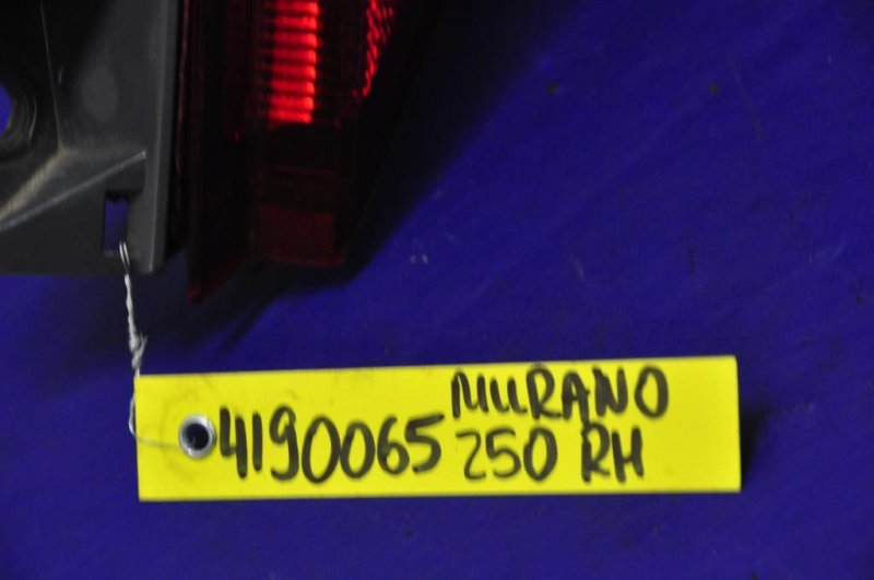 Фонарь наружный задний правый MURANO Z50 02-07 2006 Внедорожник 3.5 Фонарь наружный задний правый MURANO Z50 02-07 2006 Внедорожник 3.5