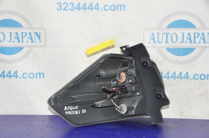 Фонарь наружный задний правый X-TRAIL/ROGUE T32 13-20