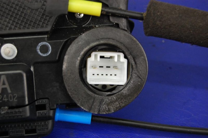 Замок двери задний левый FORESTER 12-19 Замок двери задний левый FORESTER 12-19