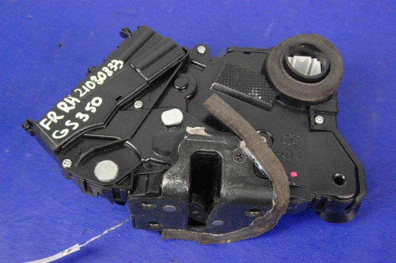 Замок двери передний правый GS350 GS300 05-11