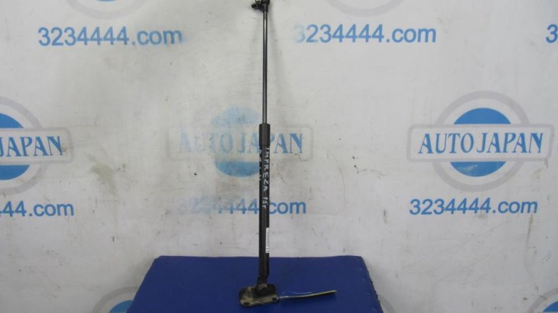 Запчасть амортизатор крышки багажника SUBARU IMPREZA 11-17 Б/У Амортизатор крышки багажника SUBARU IMPREZA 11-17 Б/У