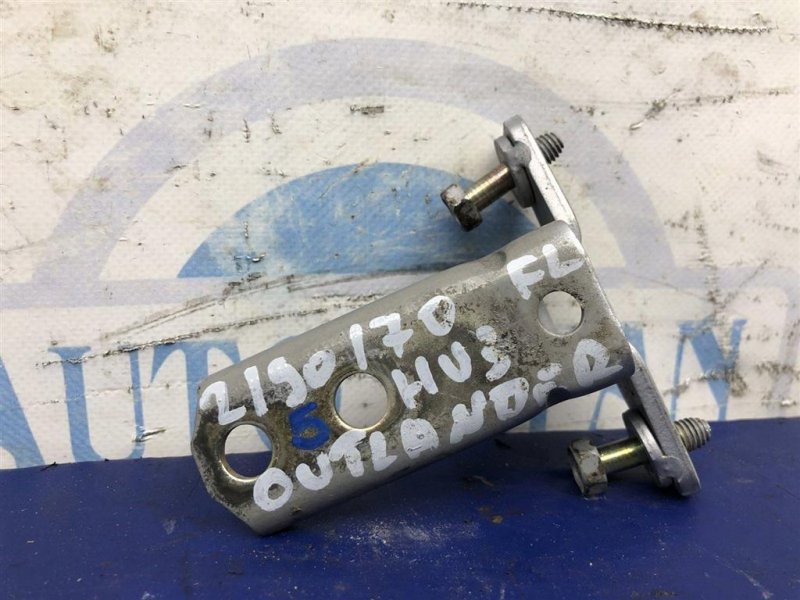 Запчасть петля двери нижняя передняя левая MITSUBISHI OUTLANDER 03-07 2005 Внедорожник 2.4 MR302271 Б/У Петля двери нижняя передняя левая MITSUBISHI OUTLANDER 03-07 2005 Внедорожник 2.4 MR302271 Б/У