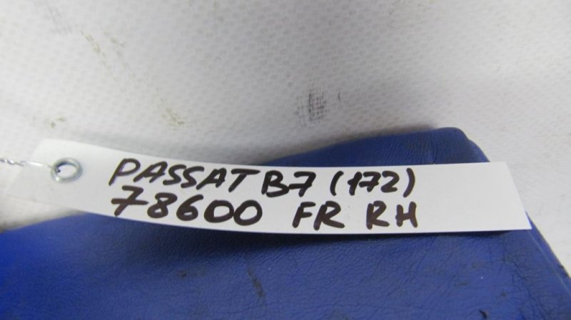 Моторчик стеклоподъемника передний правый PASSAT B7 11-15