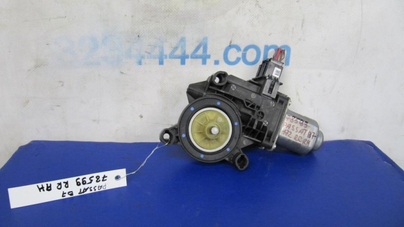 Моторчик стеклоподъемника задний правый VOLKSWAGEN PASSAT B7 11-15 561 959 812 Б/У